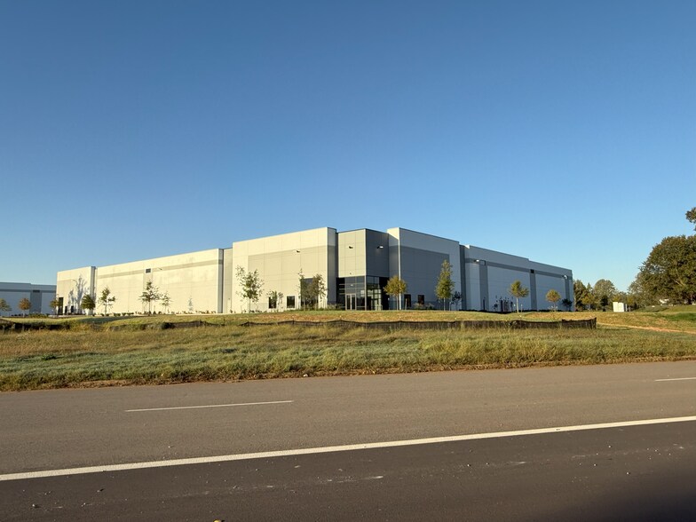 120 Electronics blvd, Huntsville, AL à louer - Photo du bâtiment - Image 2 de 12