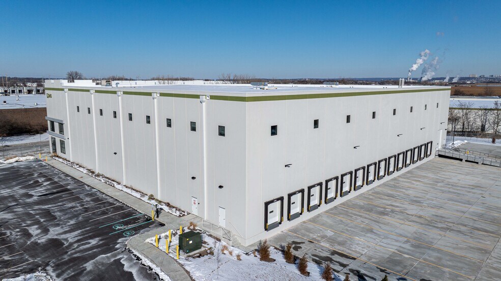 245 Paterson Plank Rd, Carlstadt, NJ à louer - Photo du bâtiment - Image 3 de 21