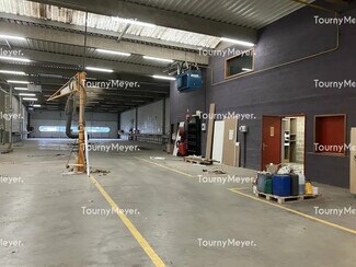 Plus de détails pour Local d'activités à louer