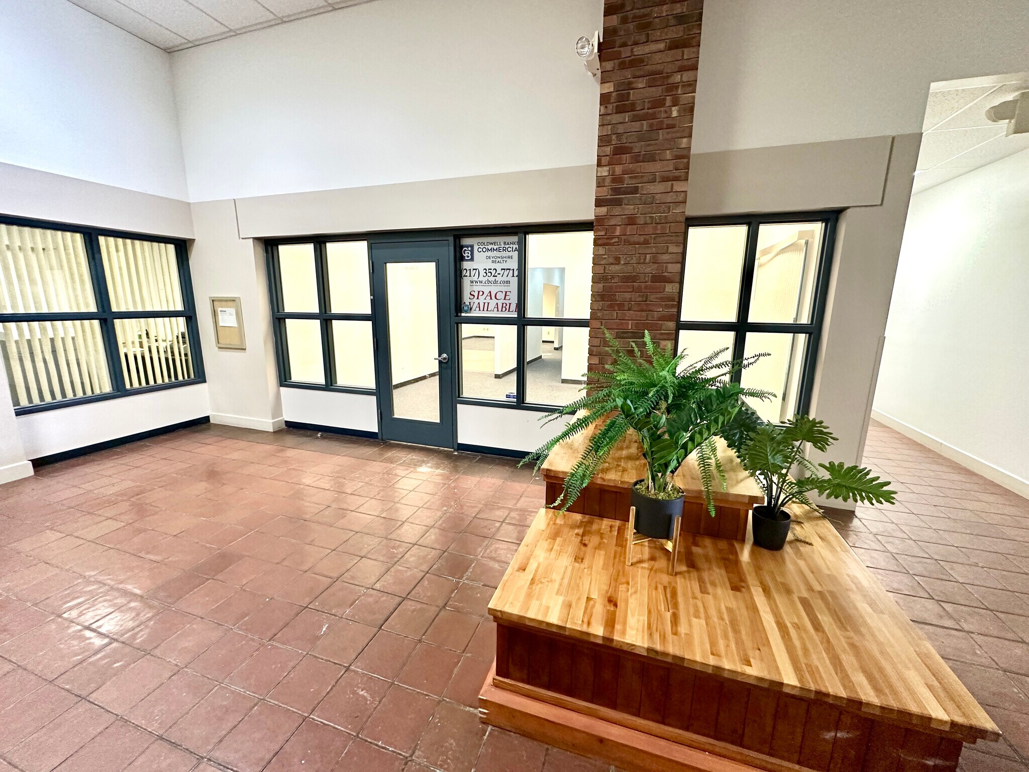 1717-1815 Philo Rd, Urbana, IL for lease Lobby- Image 1 of 5