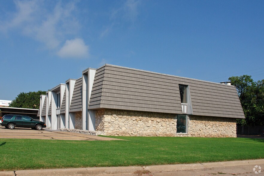 2701 NW 39th St, Oklahoma City, OK à vendre - Photo du bâtiment - Image 1 de 4