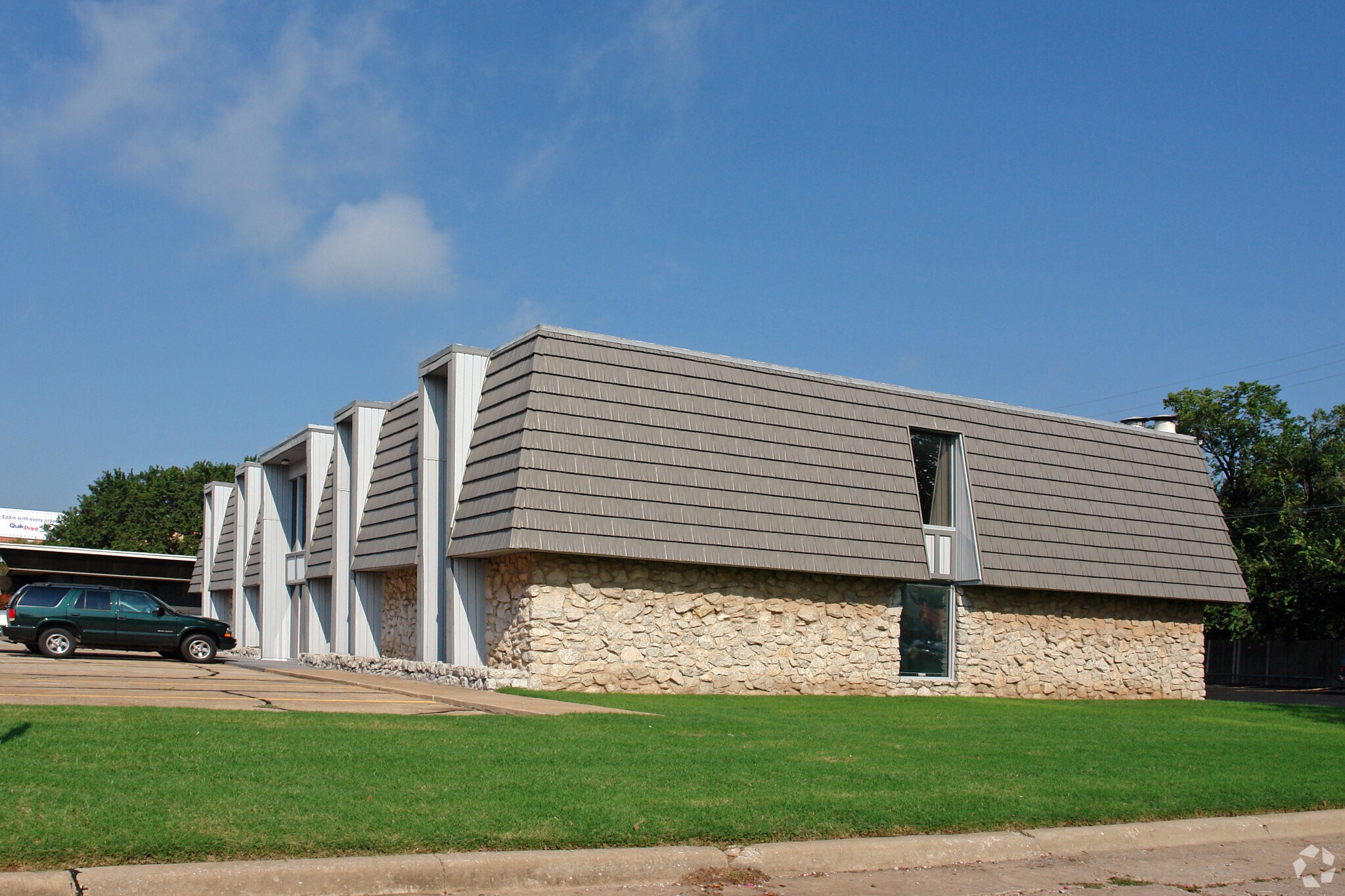 2701 NW 39th St, Oklahoma City, OK à vendre Photo du bâtiment- Image 1 de 5