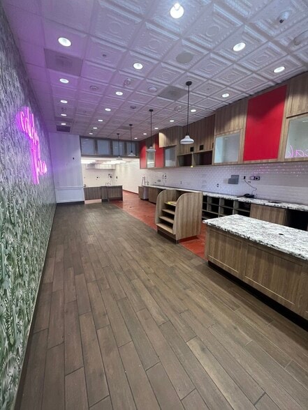 1354 3rd Street Promenade, Santa Monica, CA for lease - Interior Photo - Image 3 of 7