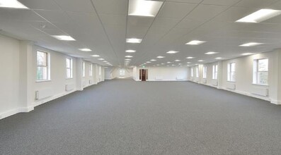 Wilmslow Rd, Alderley Edge for lease Interior Photo- Image 2 of 4