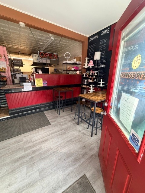 Plus de détails pour 65 Loomis St, Bedford, MA - Commerce de détail à louer