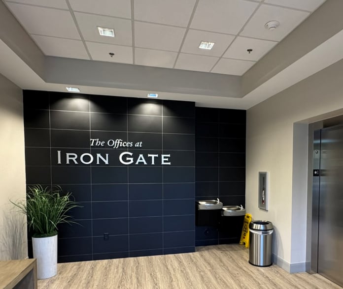 2725 Iron Gate Dr, Wilmington, NC for sale - Building Photo - Image 2 of 13