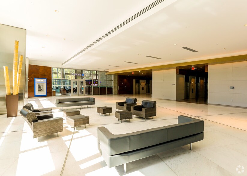 1450 Brickell Ave, Miami, FL à louer - Hall d’entrée - Image 2 de 13