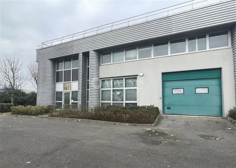 Flex in Tremblay-en-France for lease - Building Photo - Image 2 of 8