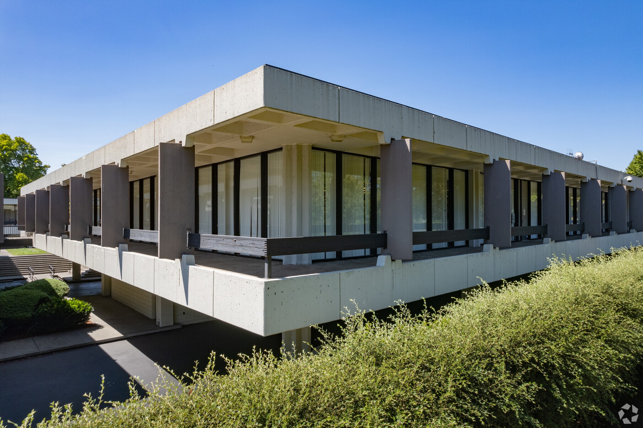 1425 NE Irving St, Portland, OR à louer Photo principale- Image 1 de 3