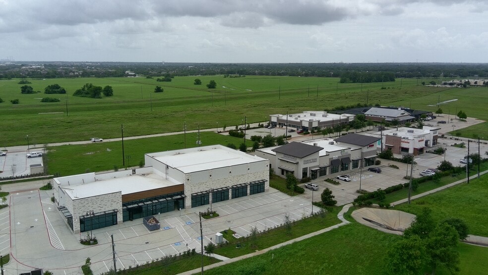 145 Citadel Way, Sugar Land, TX à louer - Photo du bâtiment - Image 2 de 9