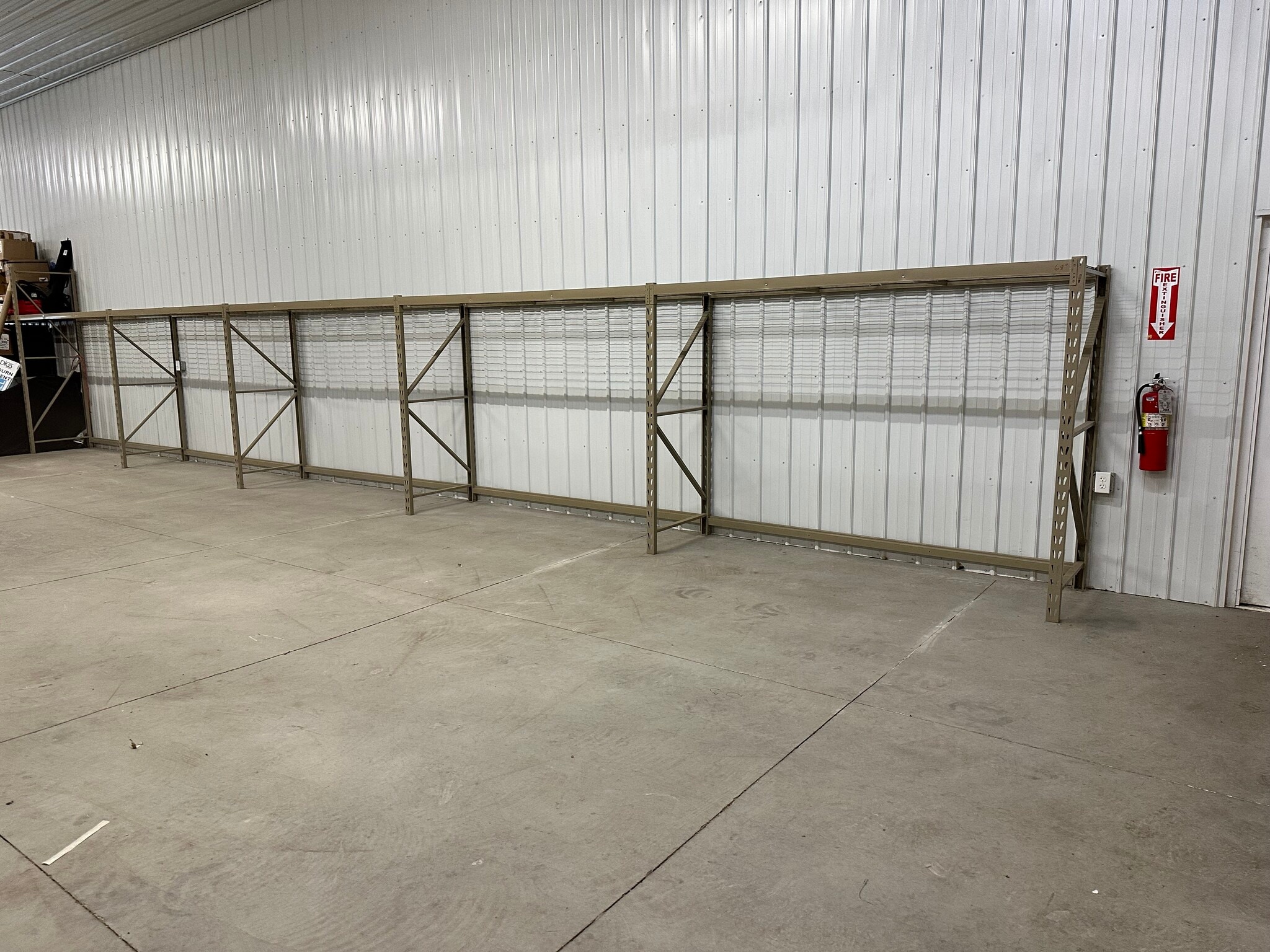 614 S Cogswell Dr, Silver Lake, WI à louer Photo intérieure- Image 1 de 3