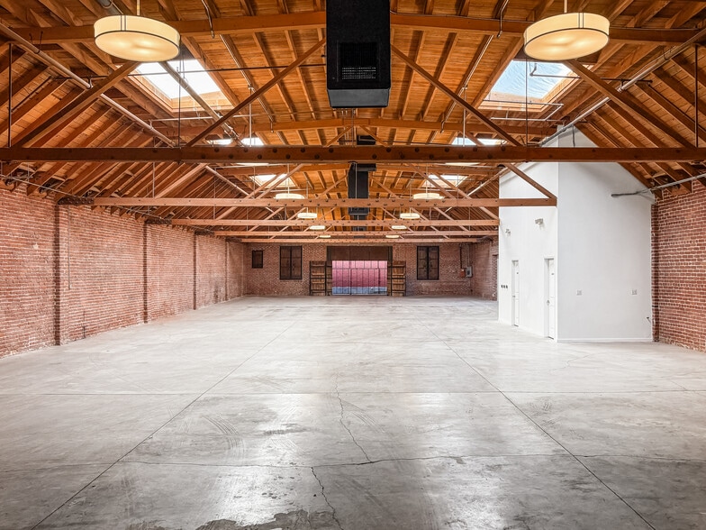 3841 Broadway Pl, Los Angeles, CA for lease - Building Photo - Image 2 of 14
