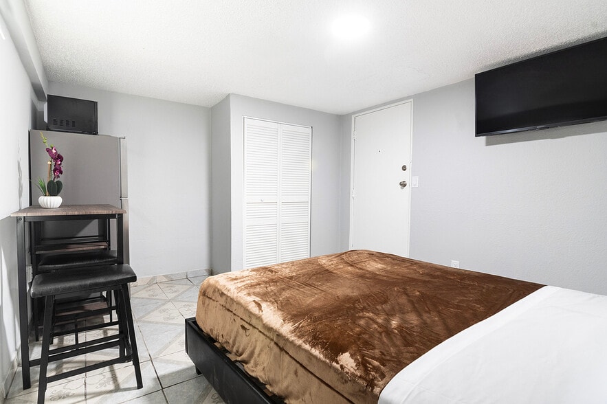 930-932 Fraser Ave, Los Angeles, CA for sale - Building Photo - Image 3 of 122