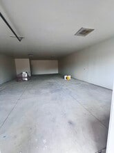 2600 NE Division St, Bend, OR à louer Photo intérieure- Image 2 de 2