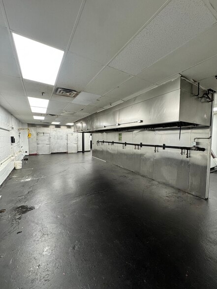 149-18 Guy R Brewer Blvd, Jamaica, NY for sale - Building Photo - Image 3 of 7