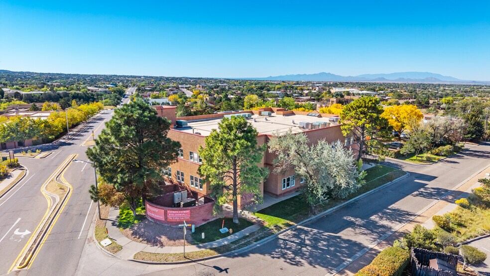 2006 Botulph Rd, Santa Fe, NM à vendre - Photo du bâtiment - Image 2 de 22