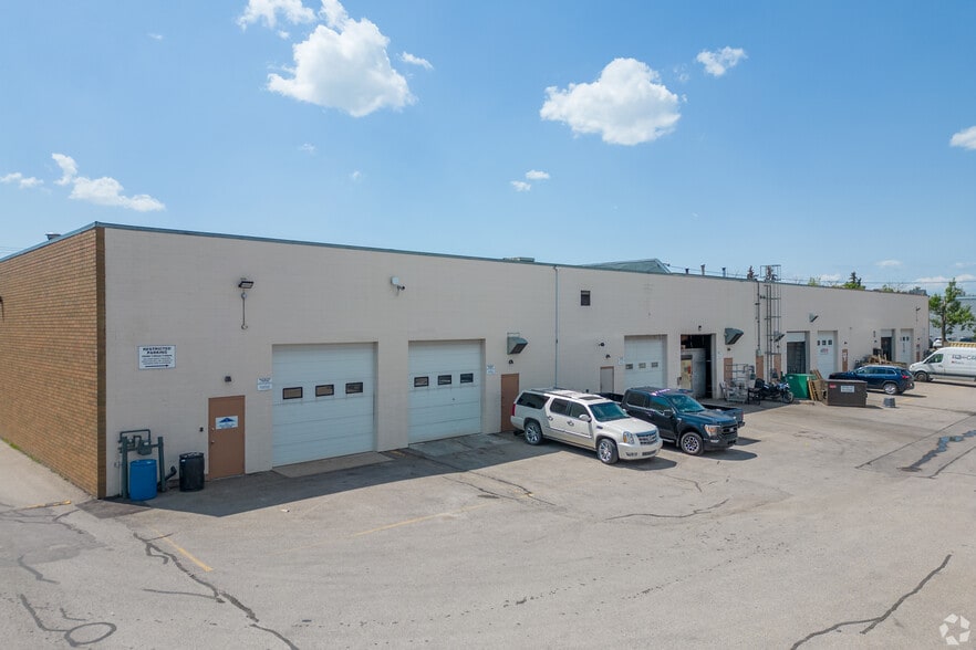 Unit 11 1916b 30 NE ave, Calgary, AB for lease - Building Photo - Image 2 of 4