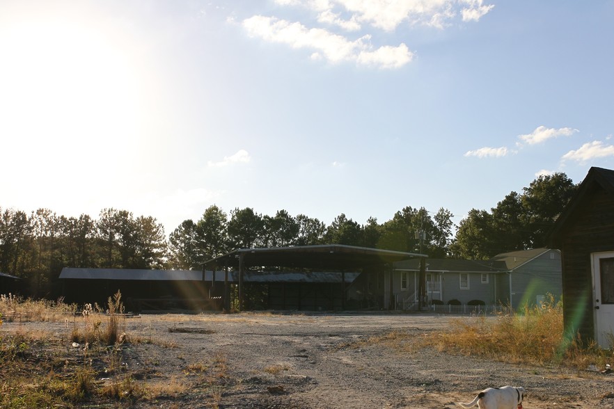 4250 Stacks Rd, College Park, GA for lease - Primary Photo - Image 1 of 7