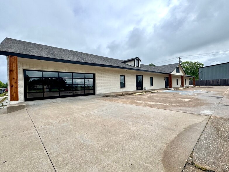 719 E 141st St, Glenpool, OK à louer - Photo du bâtiment - Image 2 de 6
