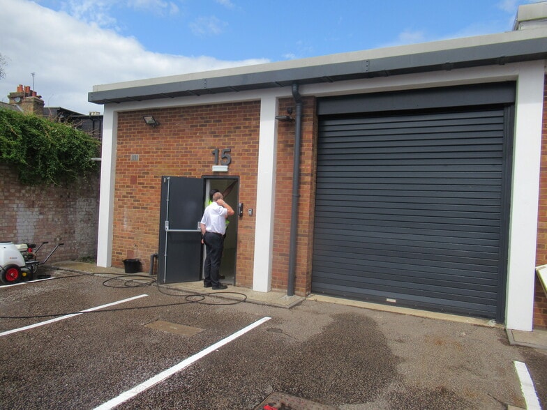 Glenville Mews, London for lease - Building Photo - Image 2 of 4