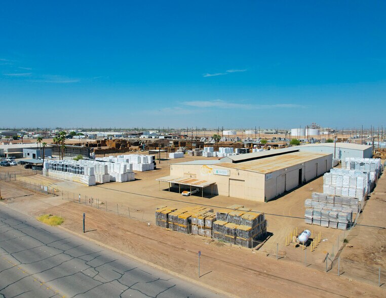376 E Main St, El Centro, CA à louer - Photo du bâtiment - Image 2 de 4
