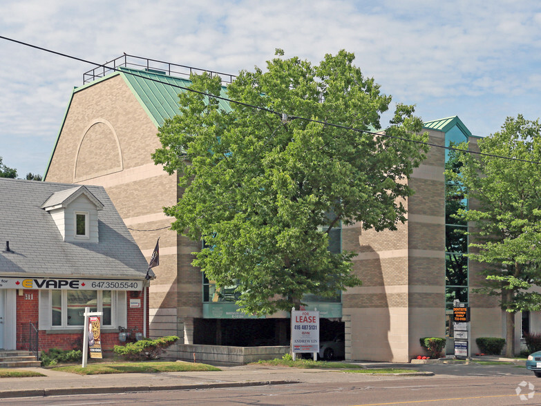 309 Sheppard Ave E, Toronto, ON for lease - Building Photo - Image 2 of 4