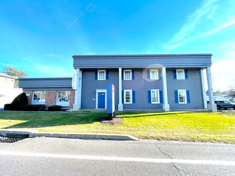 5201 Jonestown Rd, Harrisburg, PA for lease - Building Photo - Image 2 of 3