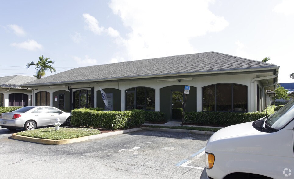 2895 S Federal Hwy, Delray Beach, FL à vendre - Photo du bâtiment - Image 2 de 3