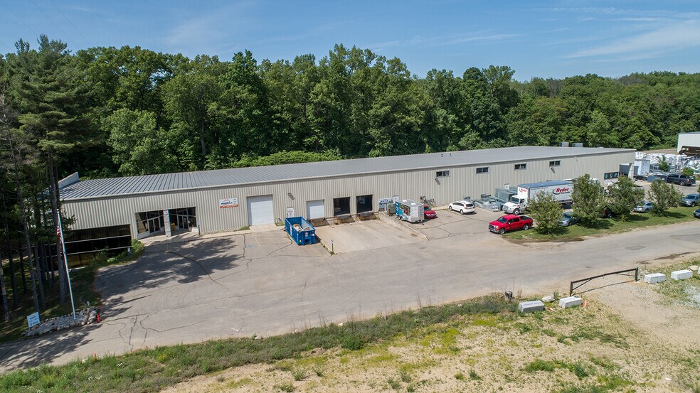 8213 Neptune Dr, Kalamazoo, MI à louer - Photo du bâtiment - Image 2 de 23