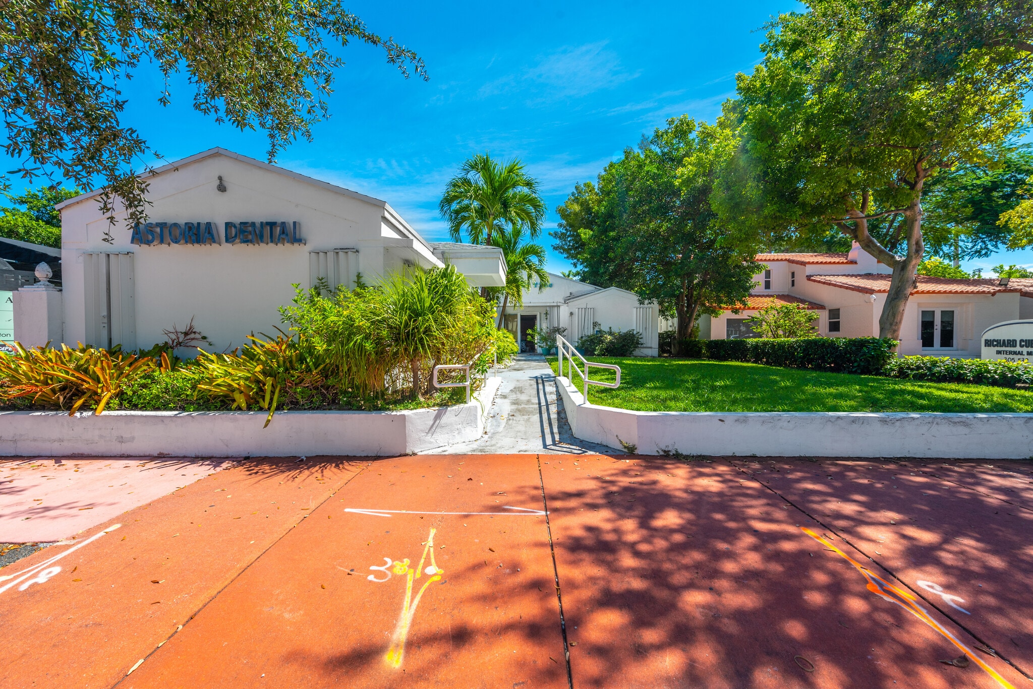 1235 Alton Rd, Miami Beach, FL for lease Primary Photo- Image 1 of 14