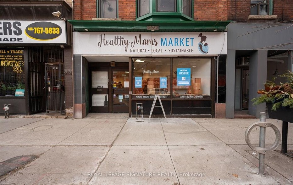 2953 Dundas St W, Toronto, ON for lease - Primary Photo - Image 1 of 8