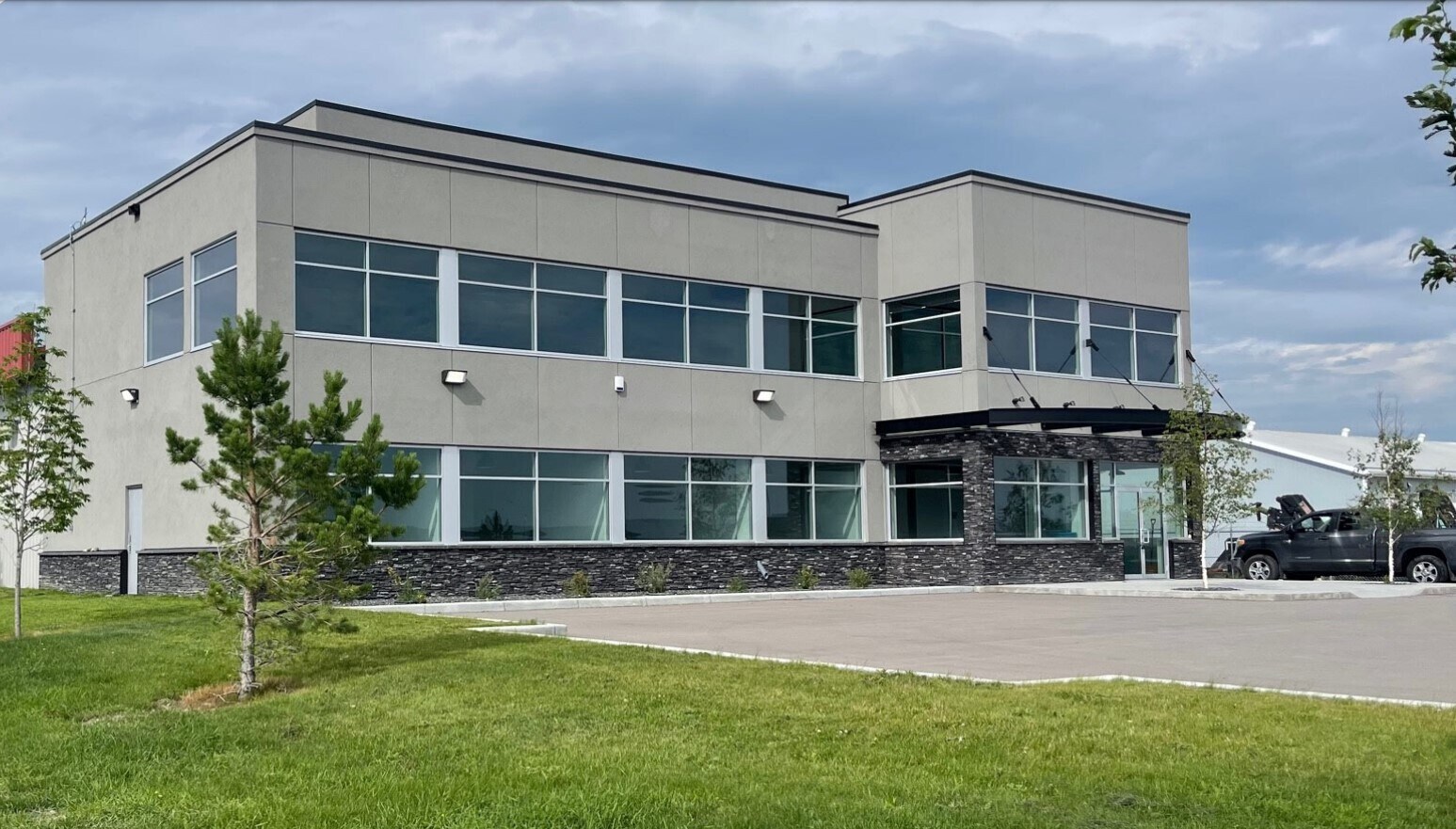 816 5 Av SW, Sundre, AB à vendre Photo du bâtiment- Image 1 de 2