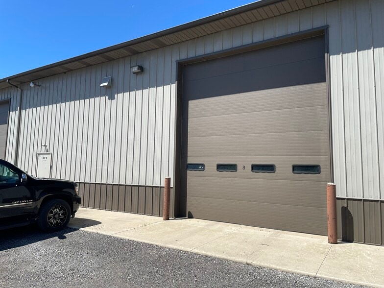 747 Herra St, Elburn, IL à louer - Photo du bâtiment - Image 2 de 13