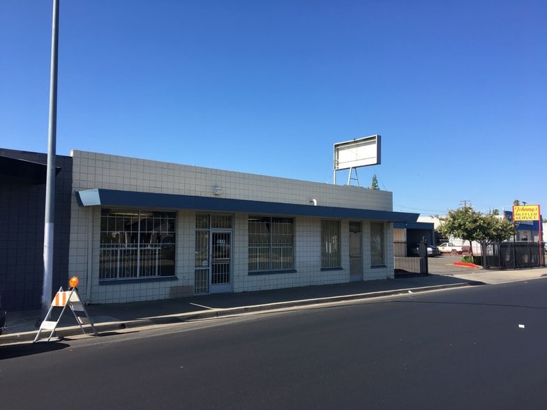 4330-4332 E Belmont Ave, Fresno, CA for sale - Building Photo - Image 2 of 19