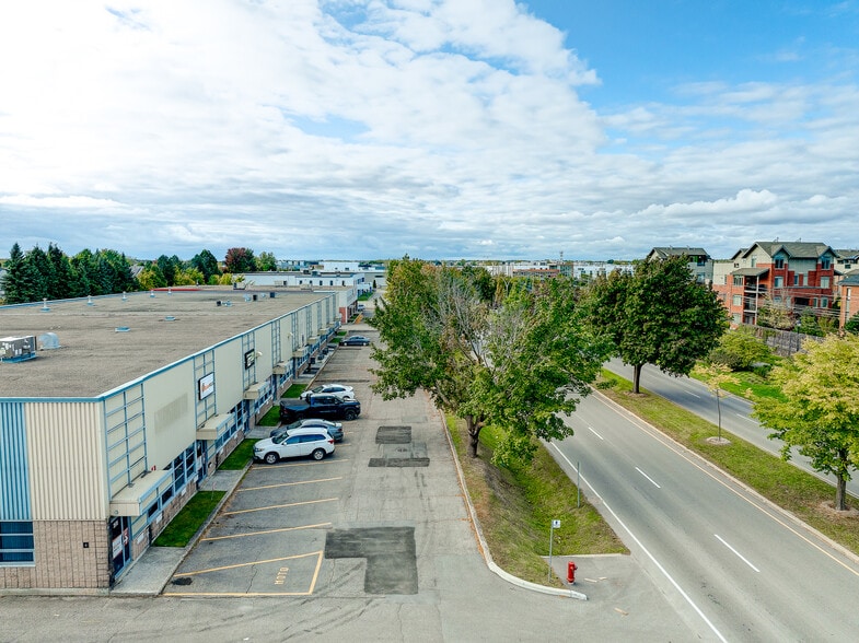 3515-3531 Boul de la Grande-Allée, Boisbriand, QC for lease - Building Photo - Image 2 of 10