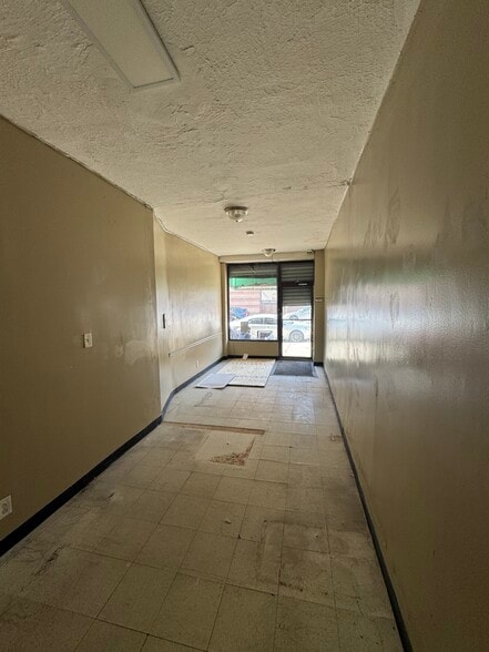 61 Audubon Ave, New York, NY for lease - Building Photo - Image 2 of 5