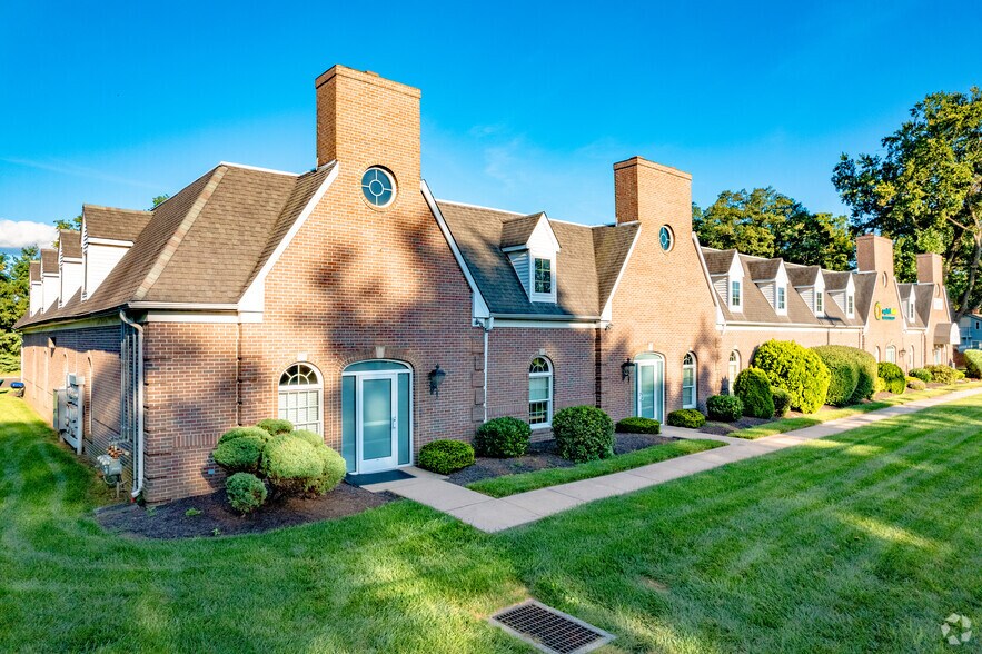 540 N Woodbourne Rd, Langhorne, PA à vendre - Photo du bâtiment - Image 2 de 9