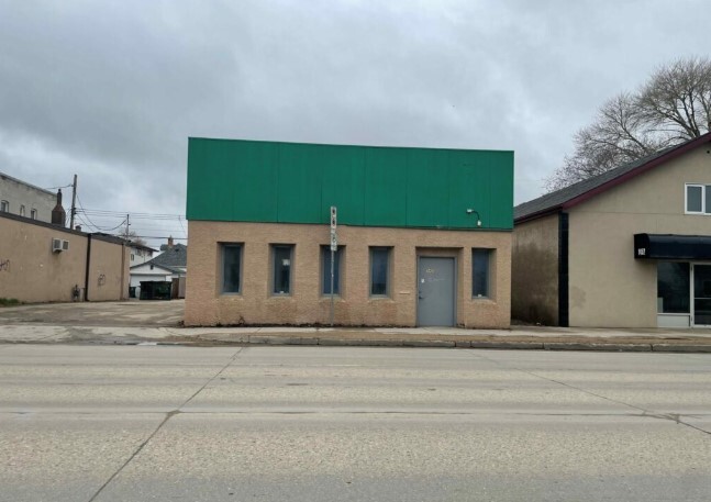 1450 Logan Av, Winnipeg, MB for sale - Building Photo - Image 1 of 1