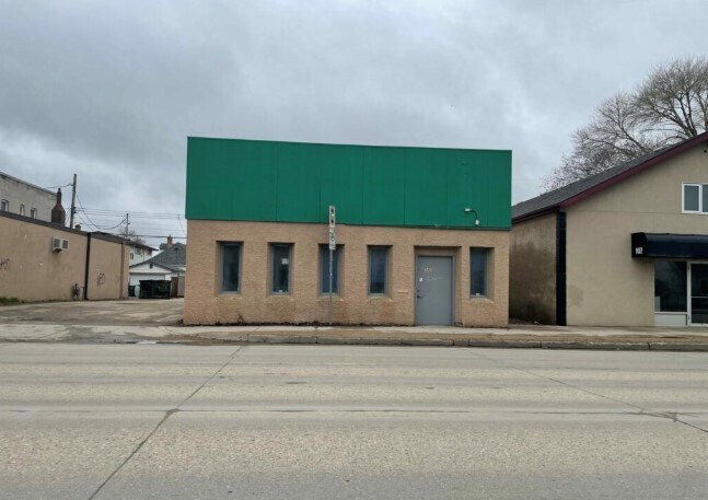 1450 Logan Av, Winnipeg, MB à vendre Photo du bâtiment- Image 1 de 2