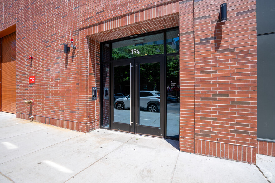 2-10 Maverick Sq, Boston, MA for lease - Building Photo - Image 3 of 47