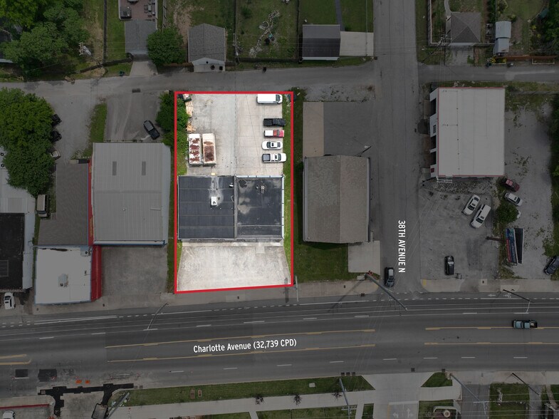 3729 Charlotte Ave, Nashville, TN à louer - Photo du bâtiment - Image 2 de 6