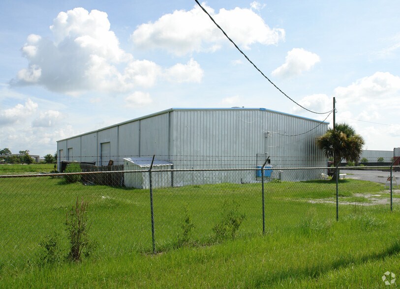 4125 5th St, Kissimmee, FL à vendre - Photo du bâtiment - Image 2 de 4