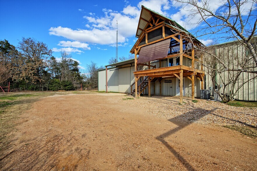 1374 State Hwy 71, Bastrop, TX for lease - Building Photo - Image 2 of 53