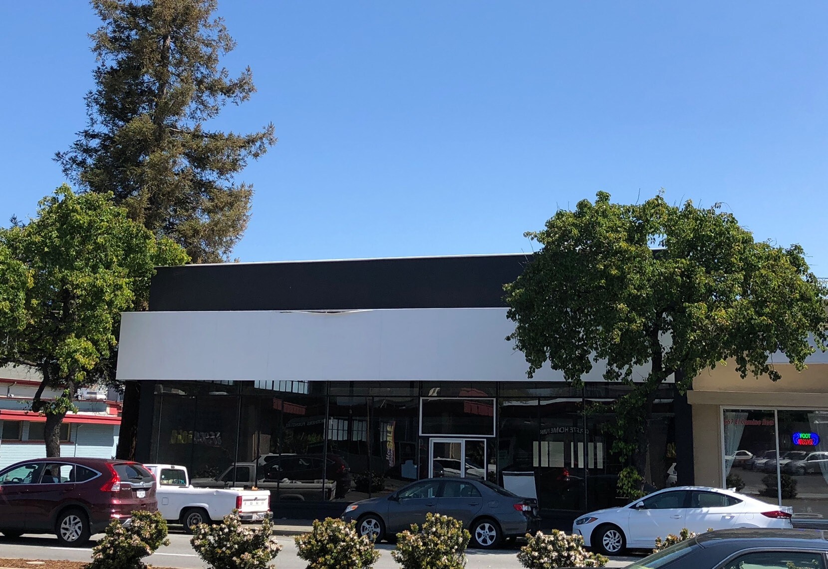 665 El Camino Real, Redwood City, CA à louer Photo du bâtiment- Image 1 de 4