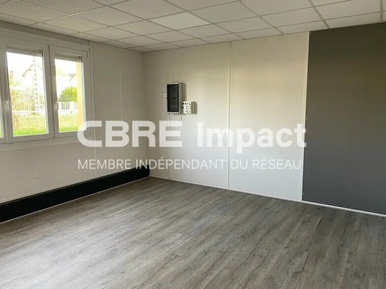 Flex dans Dijon à louer - Photo du bâtiment - Image 3 de 11