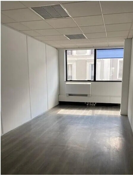 Bureau dans Levallois-Perret à louer - Photo du bâtiment - Image 2 de 8