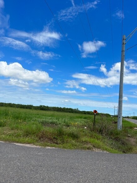 000 Carmen Ave, Rancho Viejo, TX à vendre - Photo principale - Image 1 de 8