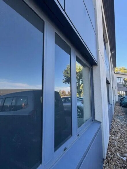 Office in Limas for lease - Building Photo - Image 3 of 5