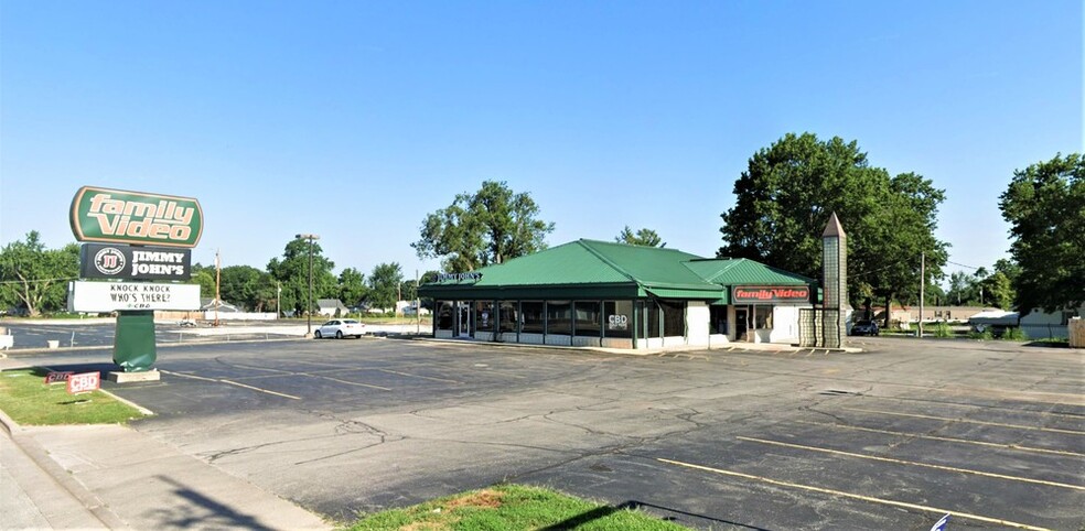 433 W Spresser St, Taylorville, IL for lease - Building Photo - Image 1 of 3