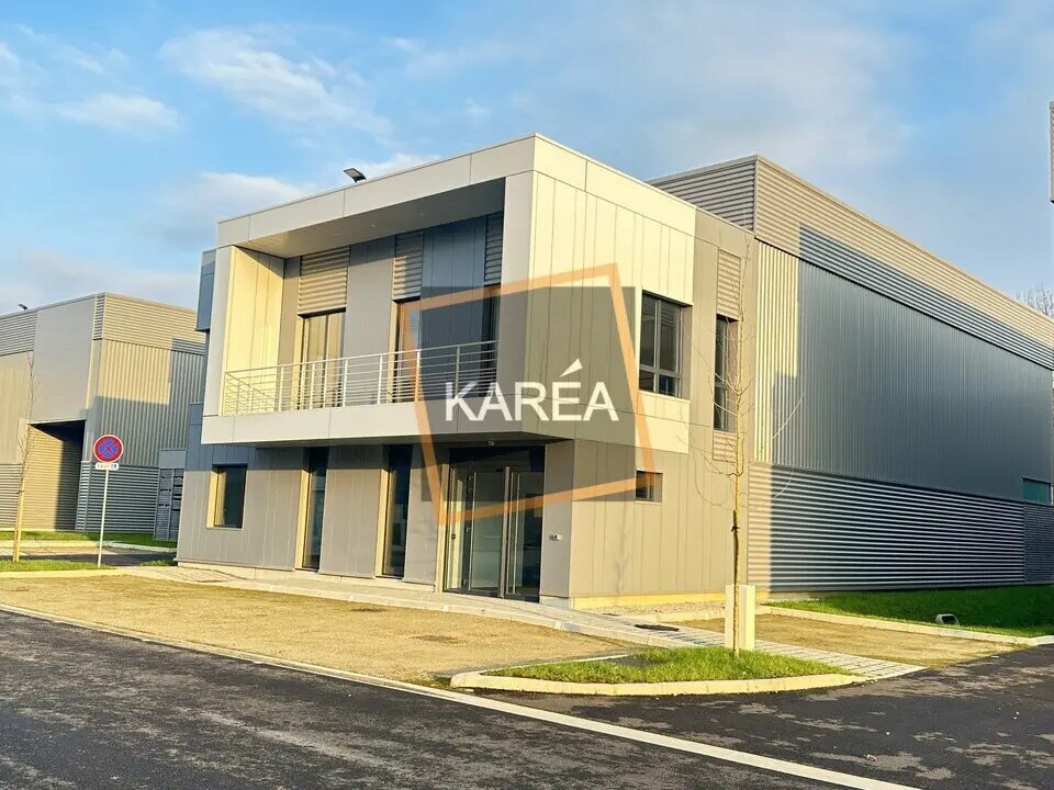 Flex in Chanteloup-en-Brie for lease Building Photo- Image 1 of 6